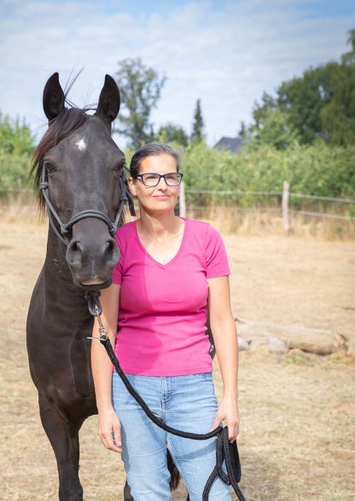 Tierkommunikatorin für Problempferde